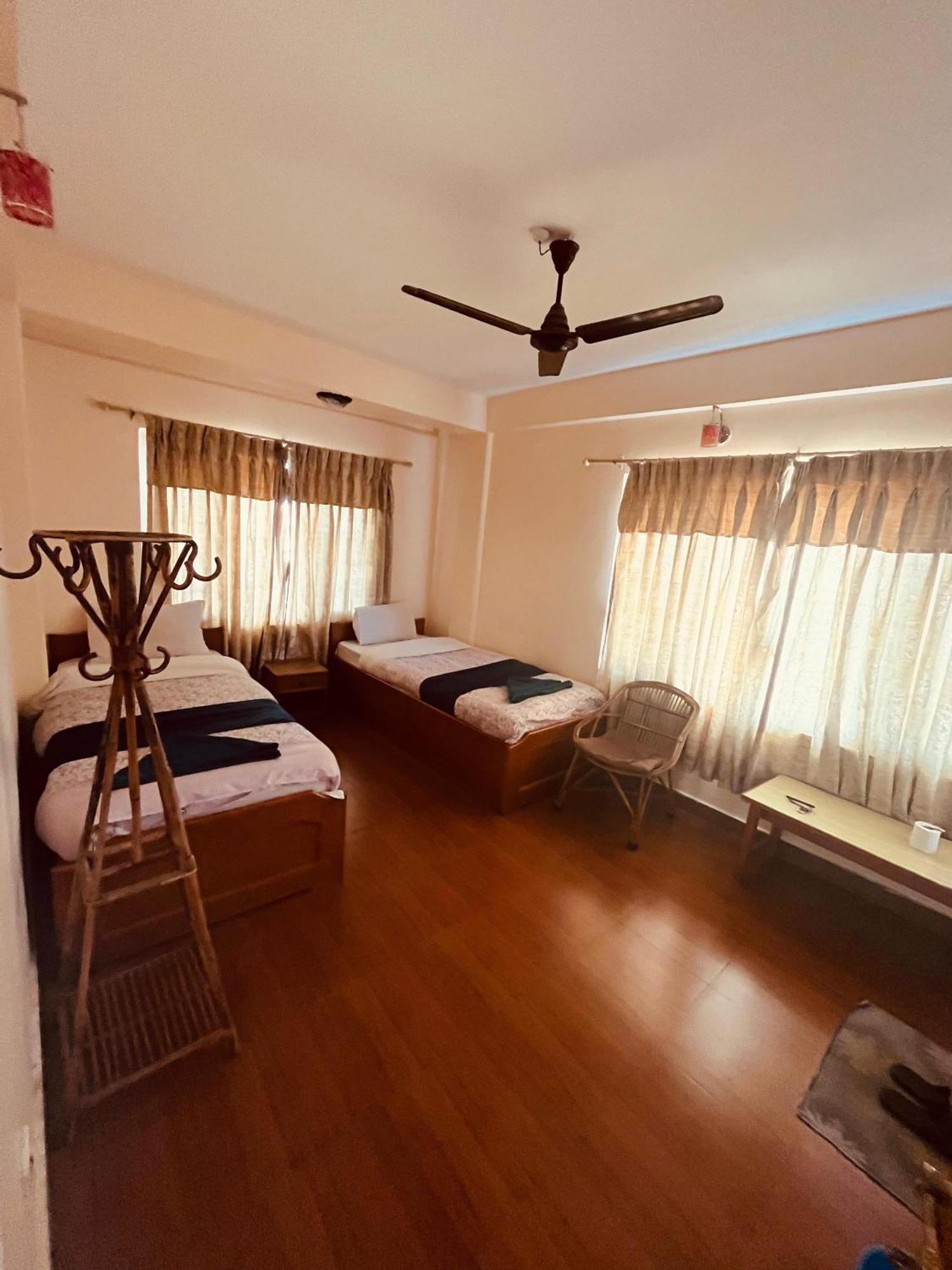 Hotel Global Inn Pokhara Zewnętrze zdjęcie