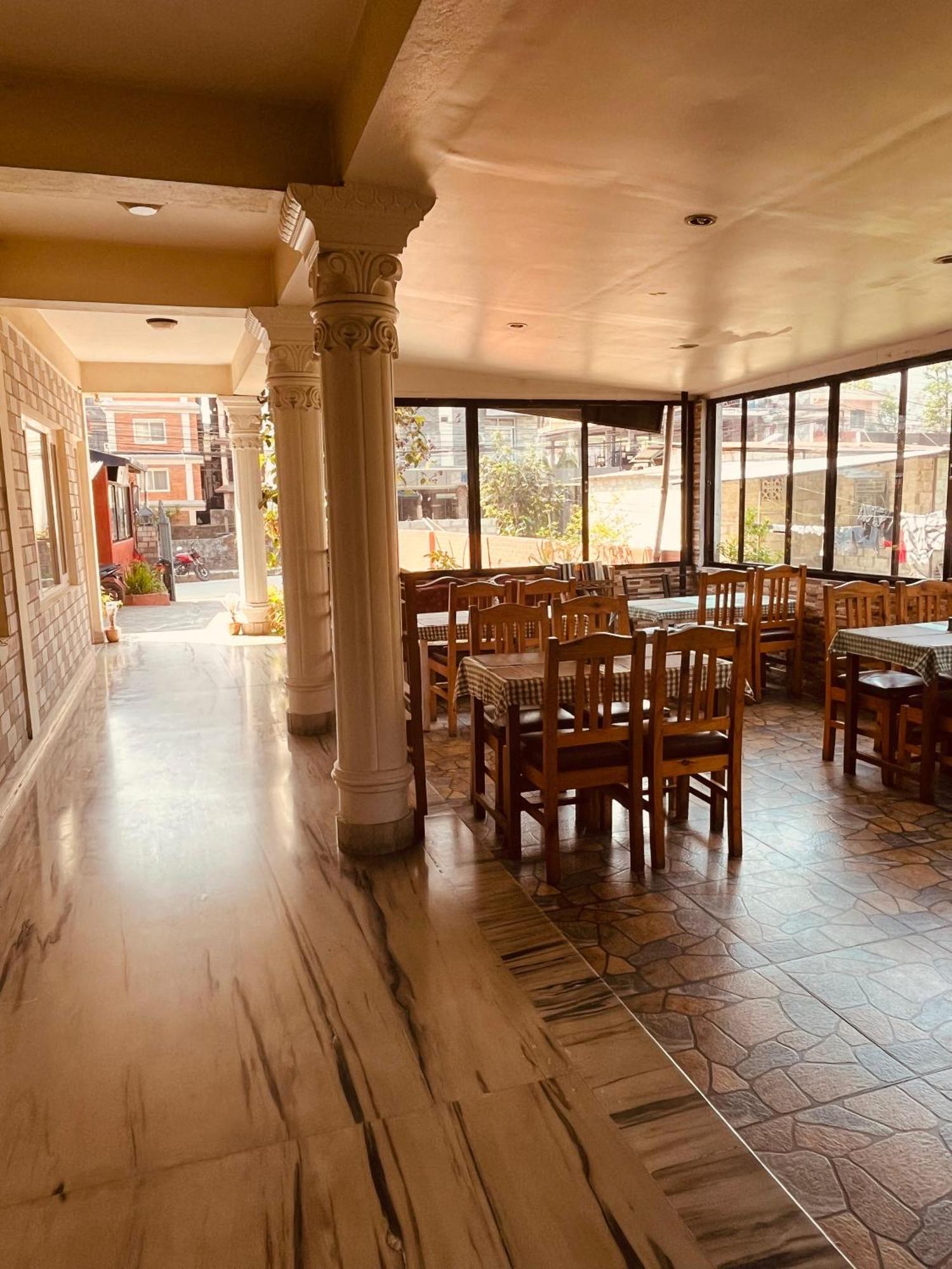 Hotel Global Inn Pokhara Zewnętrze zdjęcie