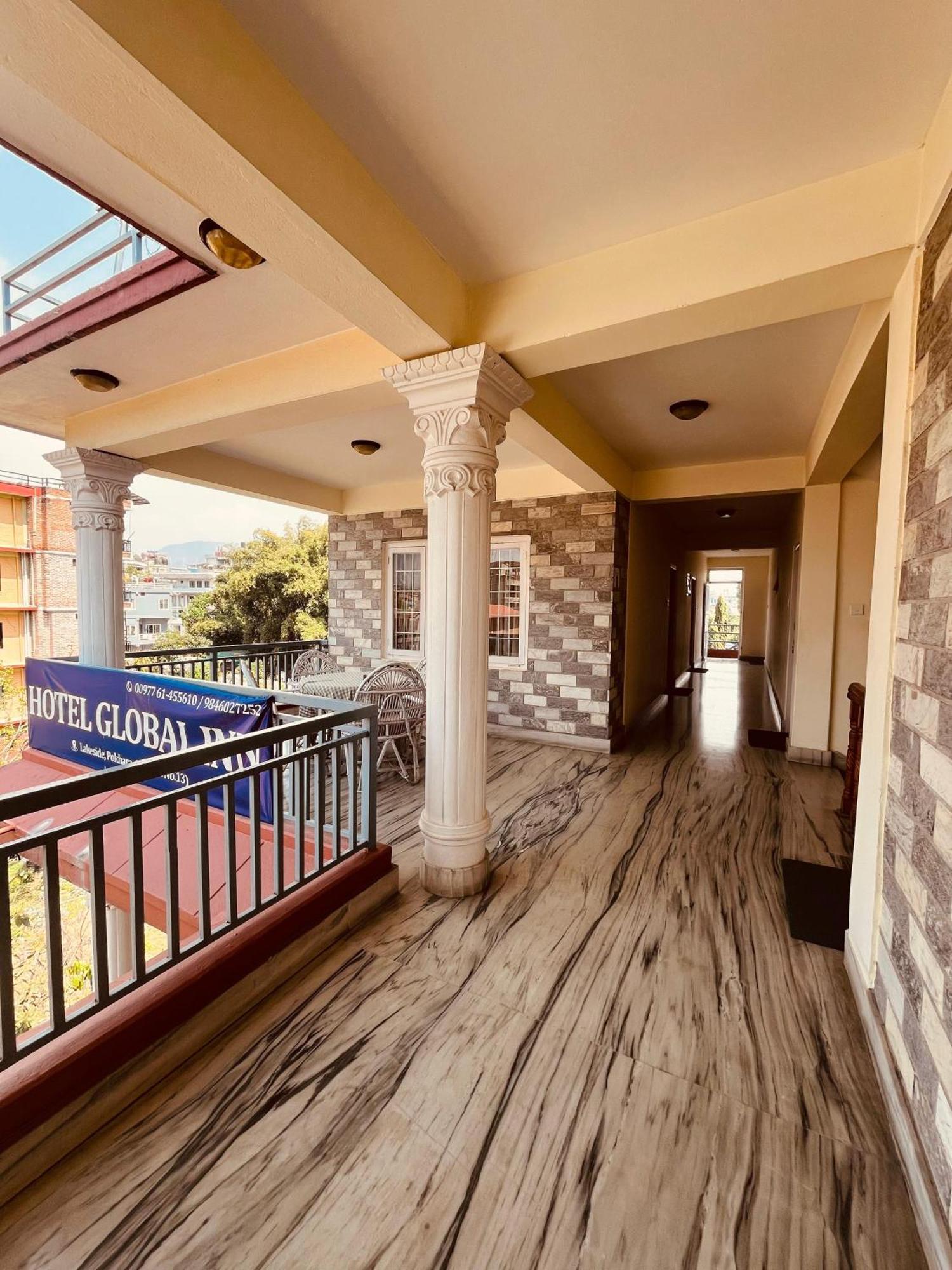 Hotel Global Inn Pokhara Zewnętrze zdjęcie