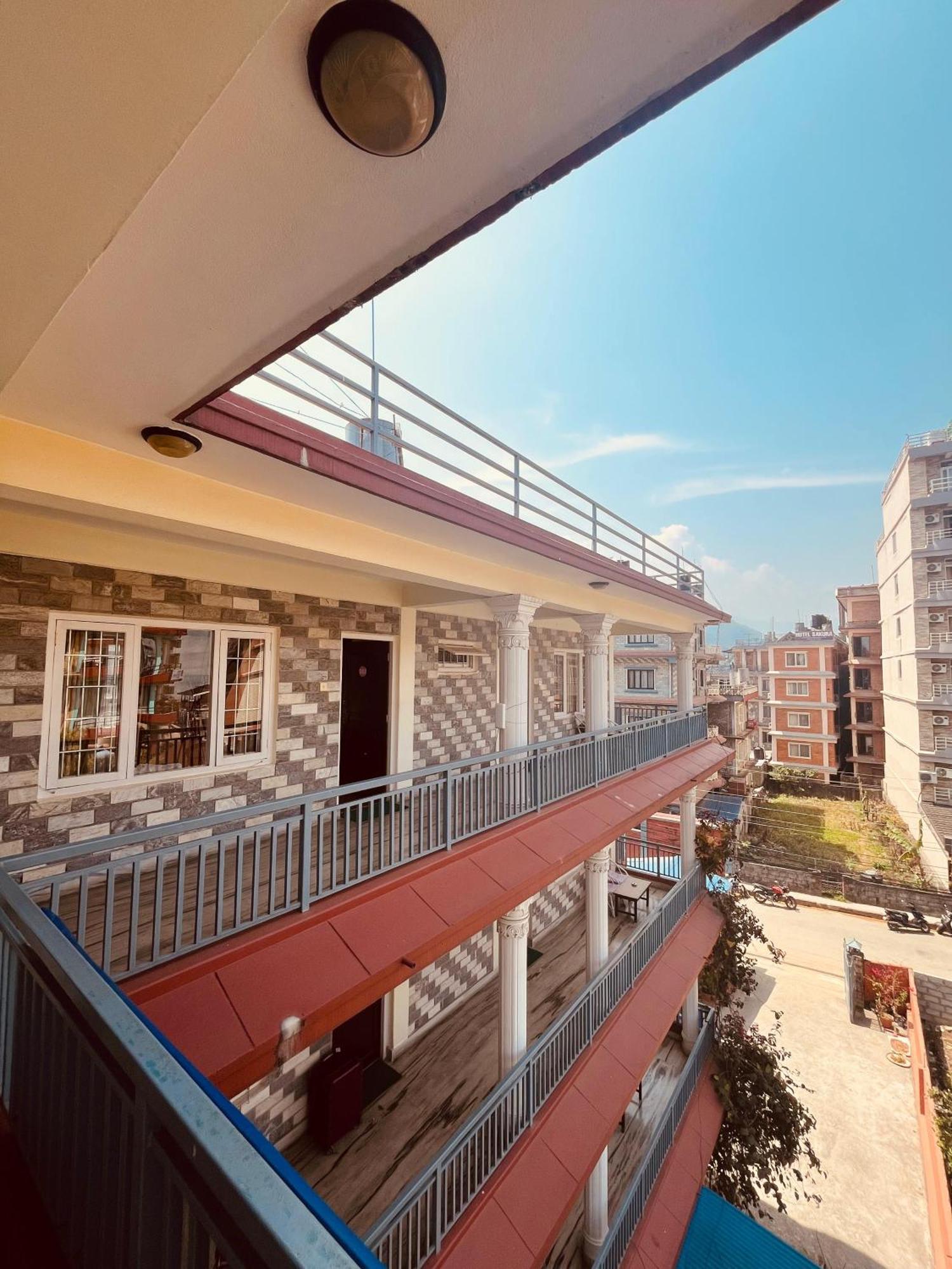 Hotel Global Inn Pokhara Zewnętrze zdjęcie