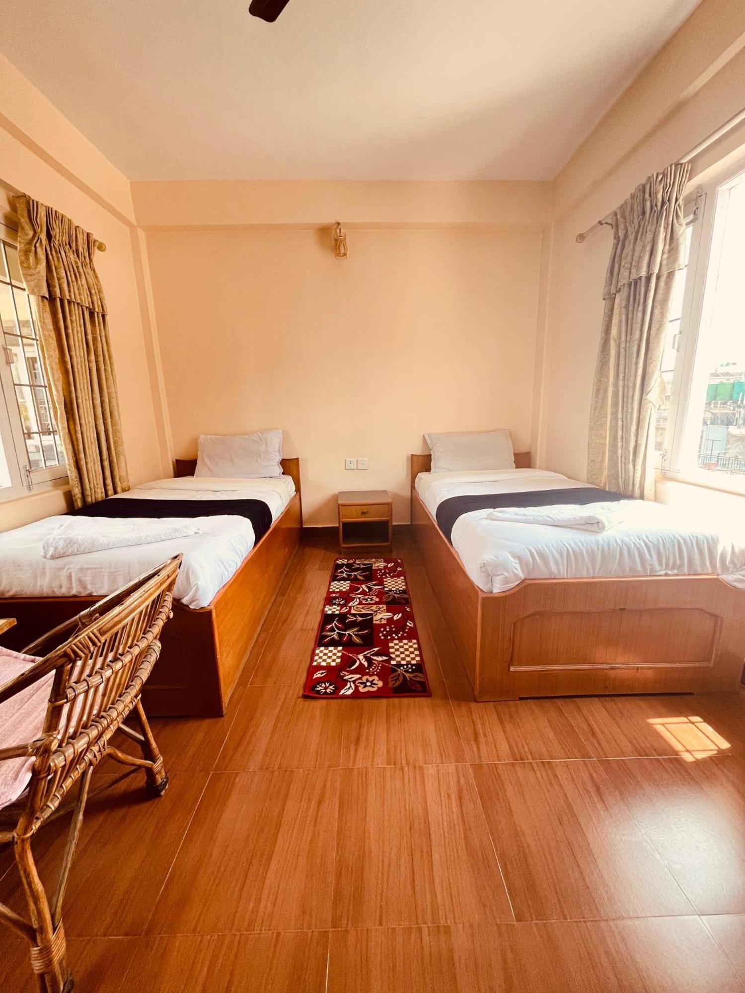Hotel Global Inn Pokhara Zewnętrze zdjęcie