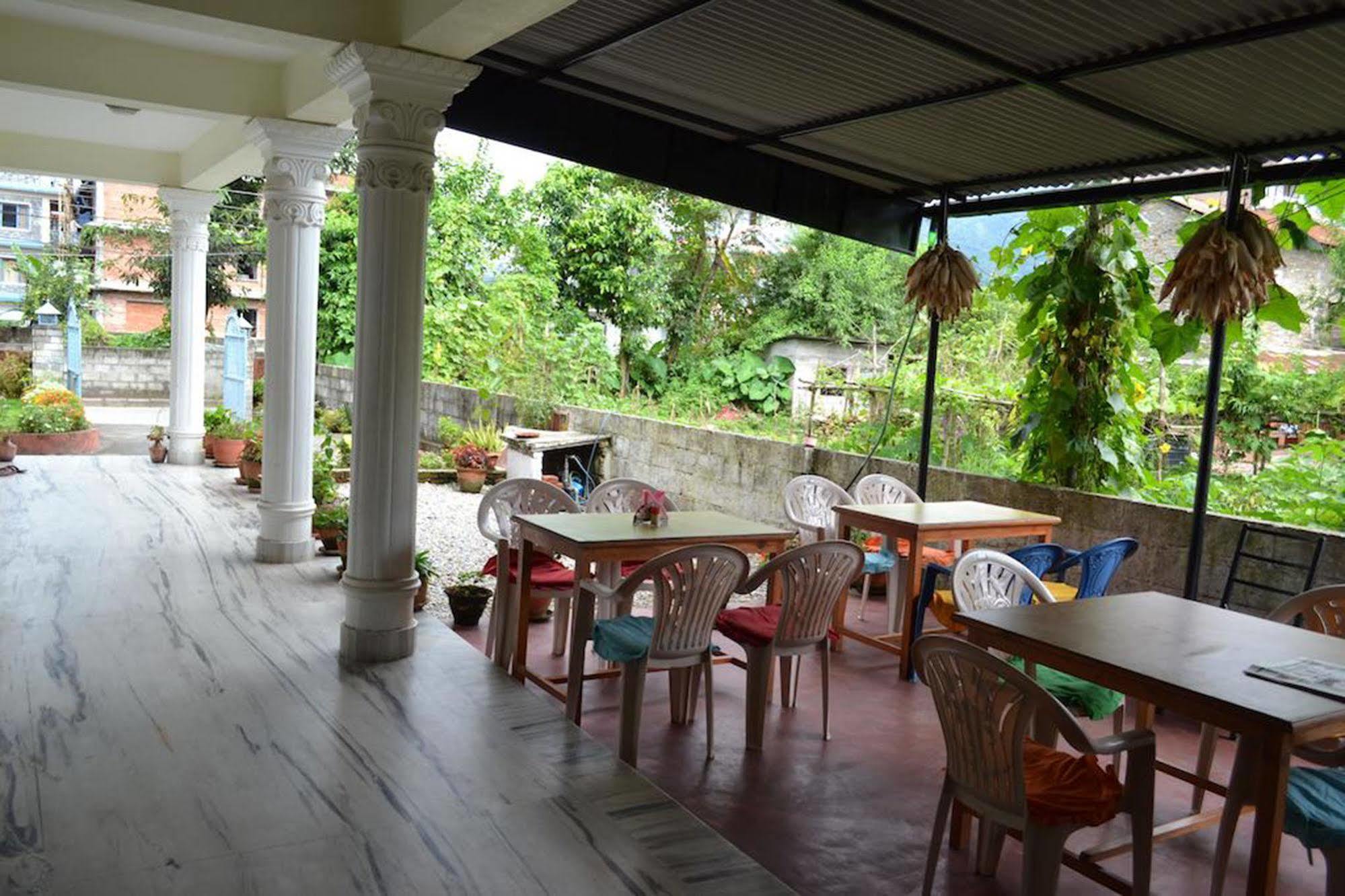 Hotel Global Inn Pokhara Zewnętrze zdjęcie