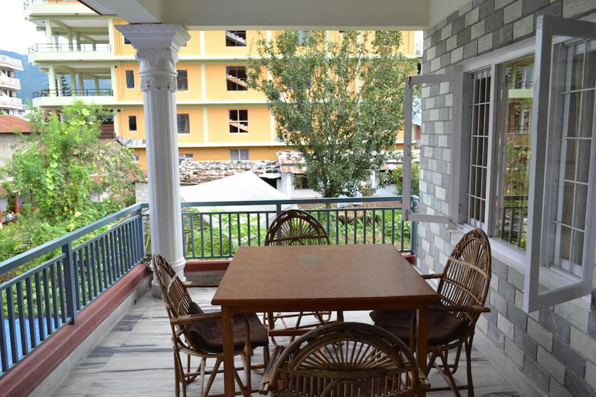 Hotel Global Inn Pokhara Zewnętrze zdjęcie