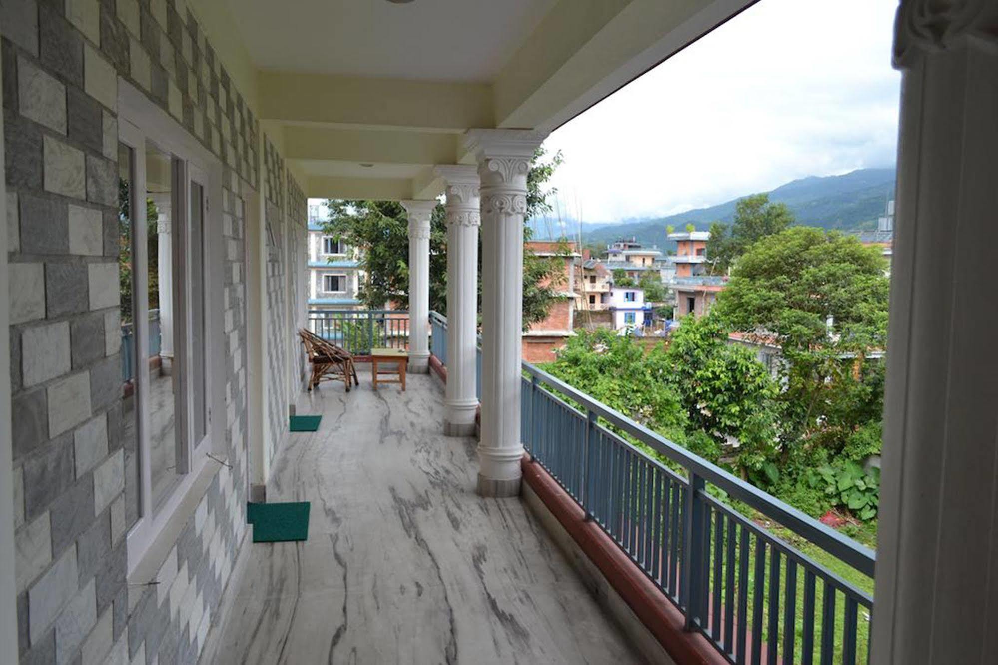 Hotel Global Inn Pokhara Zewnętrze zdjęcie